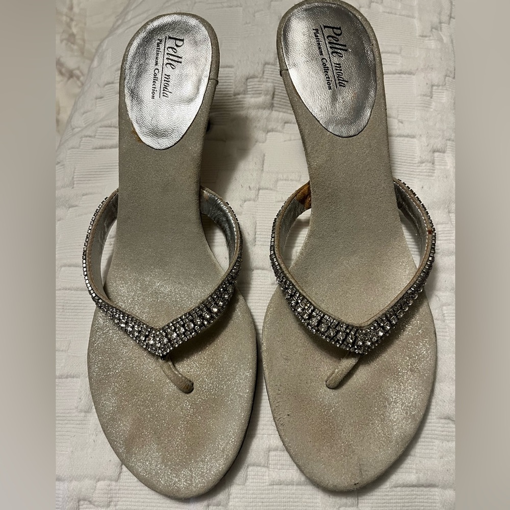 Cute Pelle Moda silver rhinestone heels size 8.5